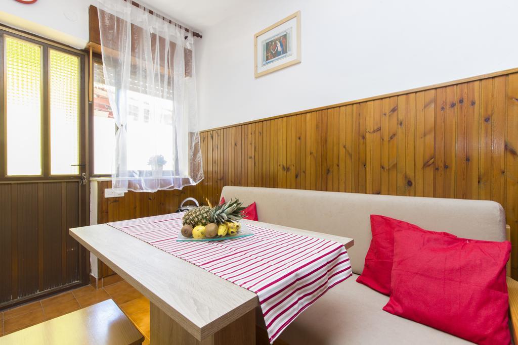 Apartment Neven Рогозница Номер фото